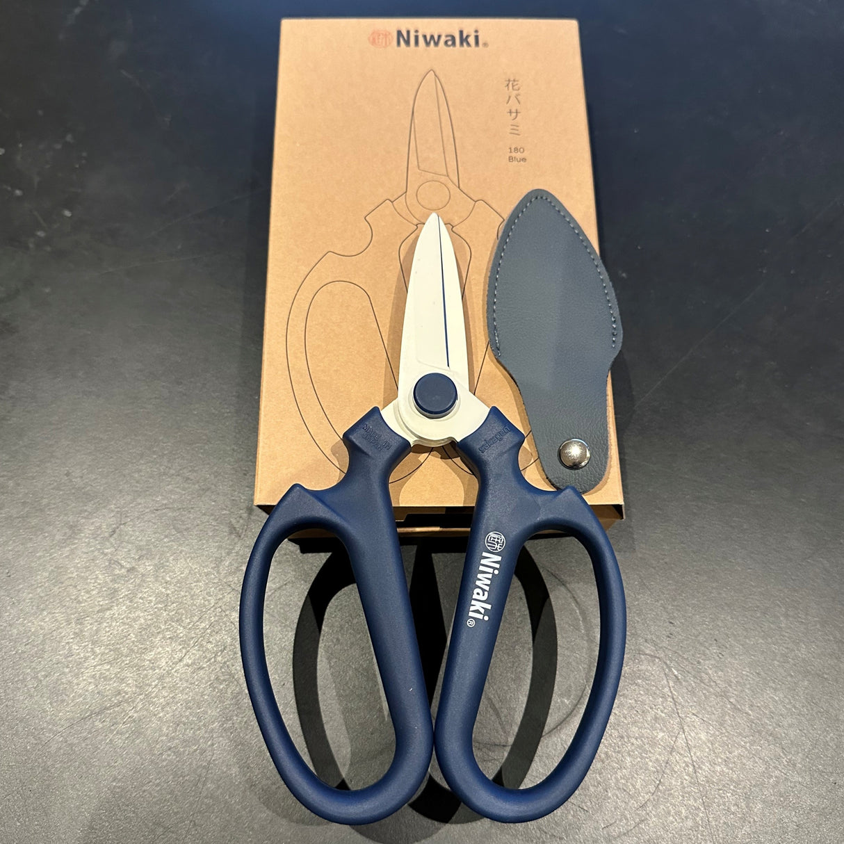 Niwaki 'Sakagen' Blomstersaks Blå