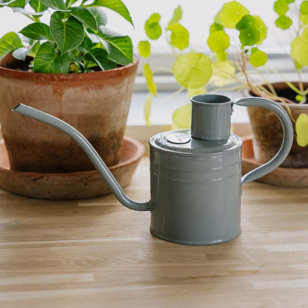 Indendørs metalvandkande, 1 L, varm grå